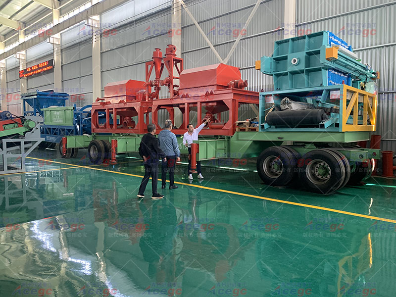 遼寧客戶實(shí)地考察重選設(shè)備廠家